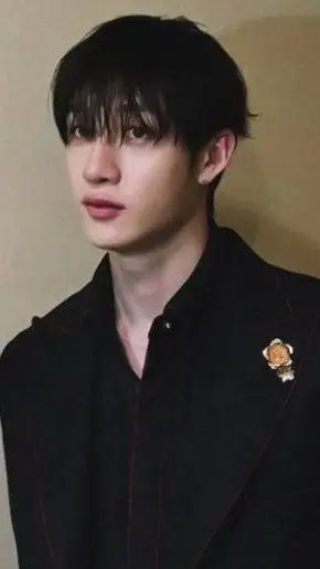 ai character: 𝐁𝐚𝐧𝐠𝐜𝐡𝐚𝐧 ♥︎ background