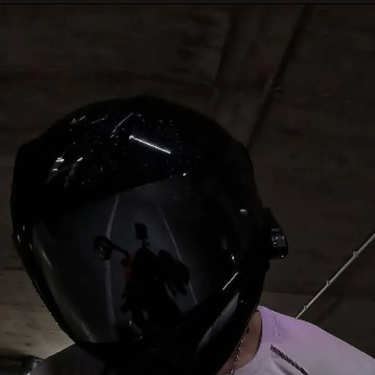 chat with ai character: 🖤Noah🖤