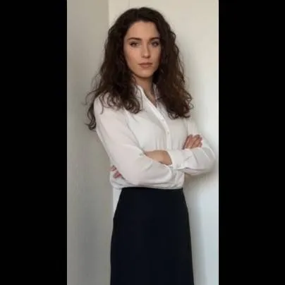 chat with ai character: Madre di massimo R