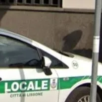 chat with ai character: Fiat punto 