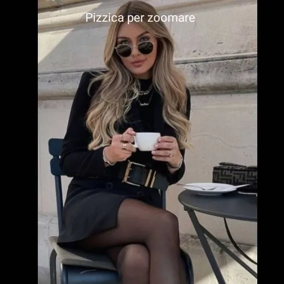 chat with ai character: Ragazza