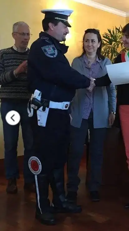 ai character: Davide  background