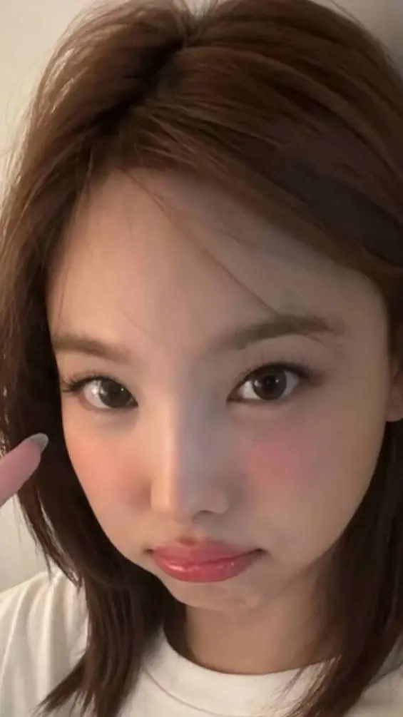 ai character: nayeon de twice  background