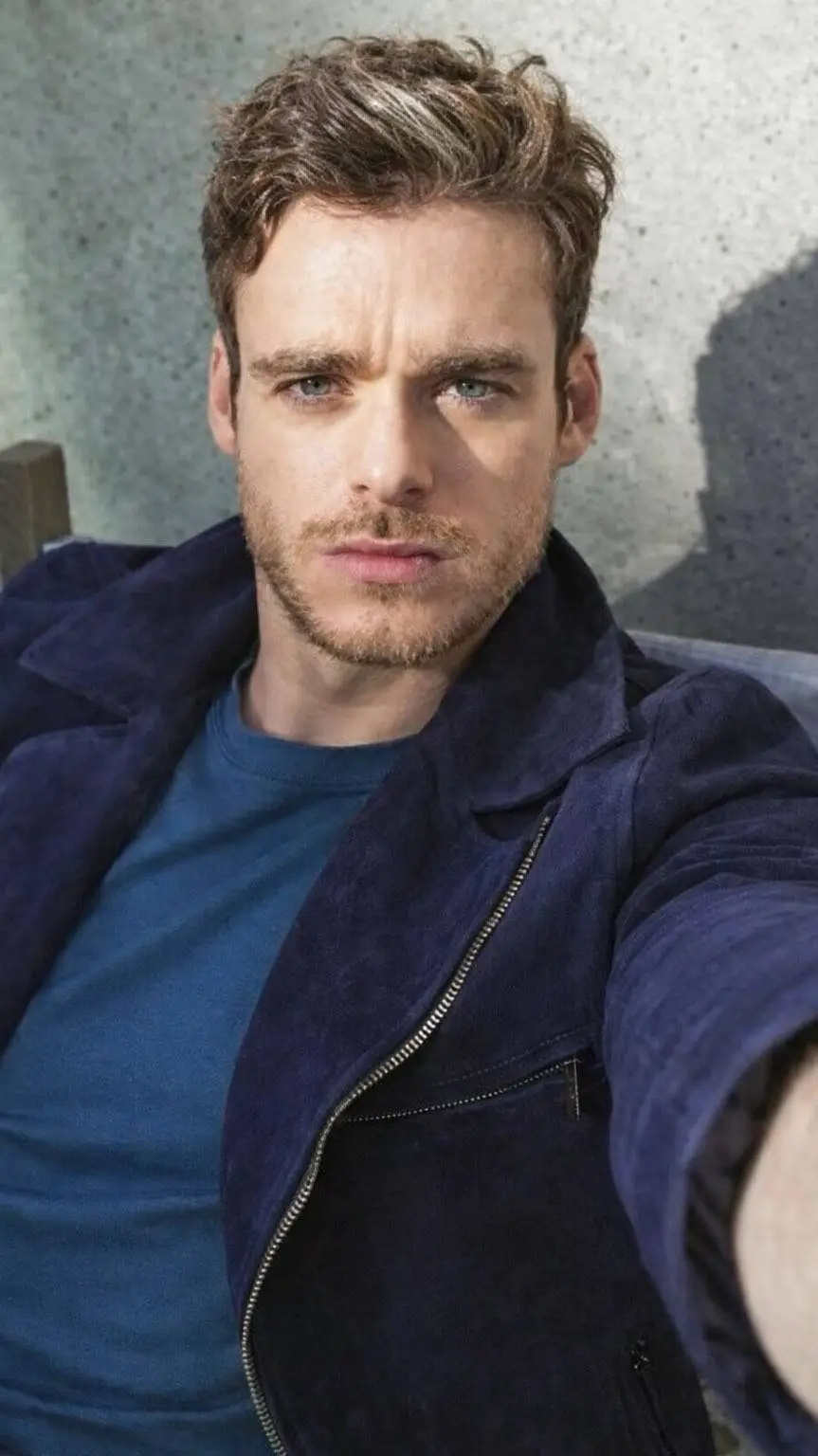 ai character: Richard madden  background