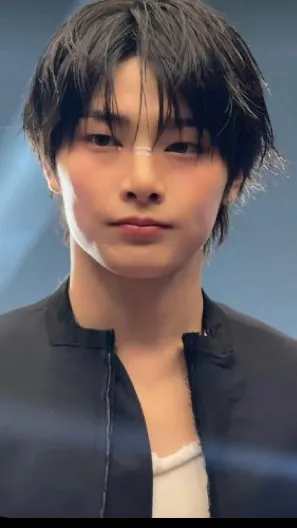 ai character: Yang Jeongin  background
