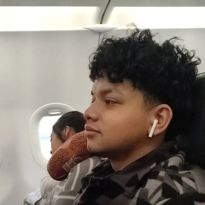 chat with ai character: Jhona tu hermano 