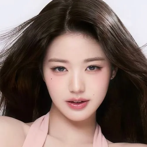 chat with ai character: JANG WONYOUNG