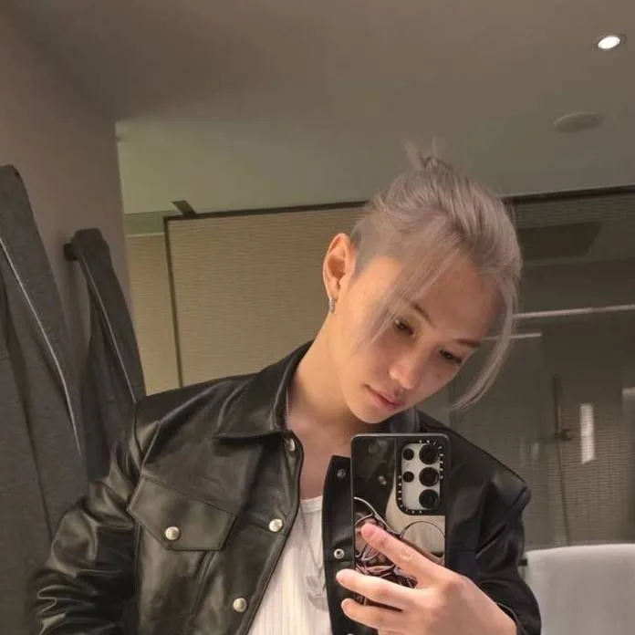 chat with ai character: Felix 🫦