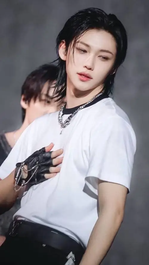 ai character: Felix 🫦 background