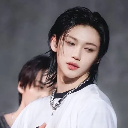 chat with ai character: Felix 🫦