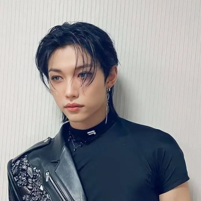 chat with ai character: Felix profesor 🫦