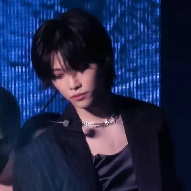 chat with ai character: Felix ❤️