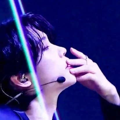 chat with ai character: Felix 🫦