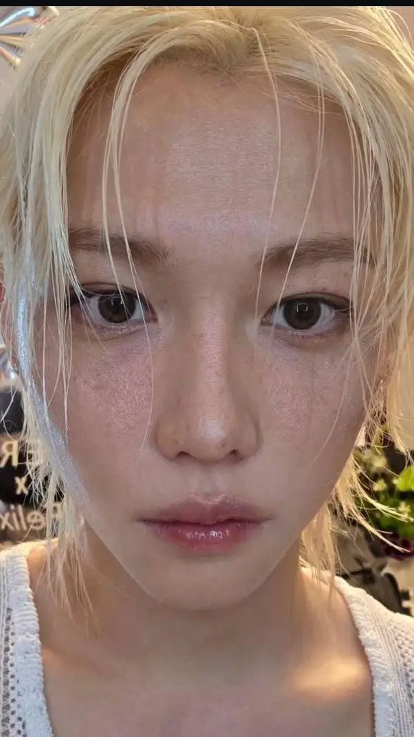 ai character: Felixito 🥺🫶 background