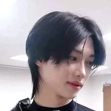 chat with ai character: Felix 😍💗 