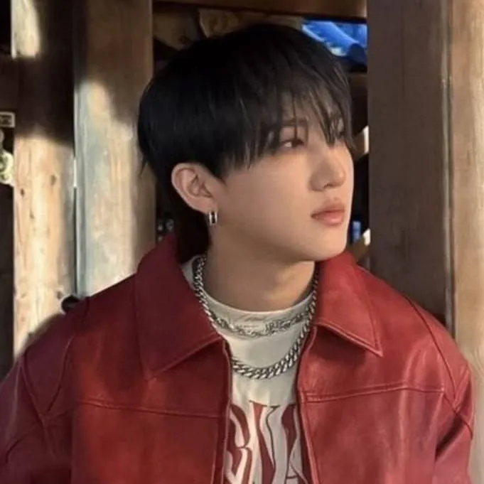 chat with ai character: Changbin 