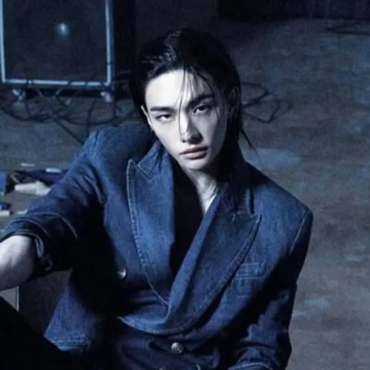 chat with ai character: Hyunlix 