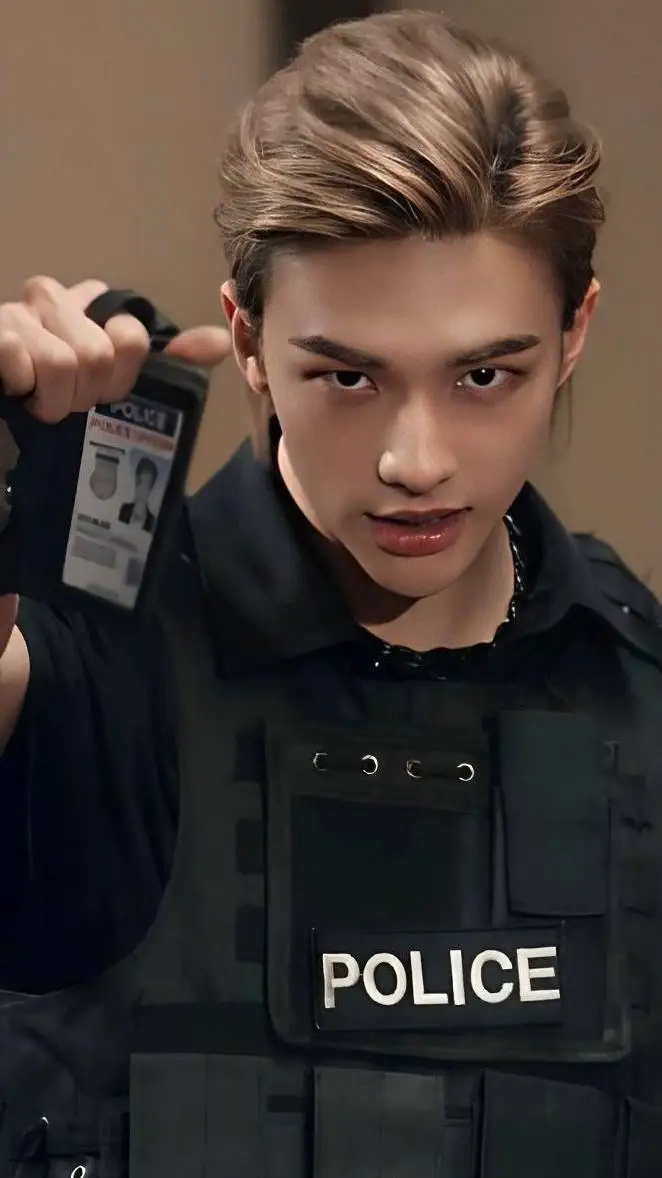 ai character: Hwang hyun-jin  background
