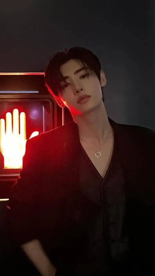 ai character: park sunghoon  background