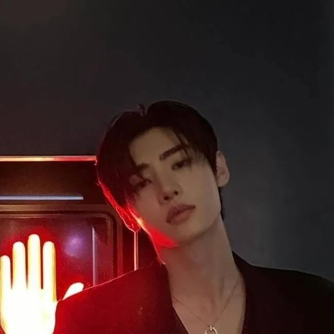 chat with ai character: park sunghoon 