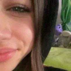 chat with ai character: Sophie