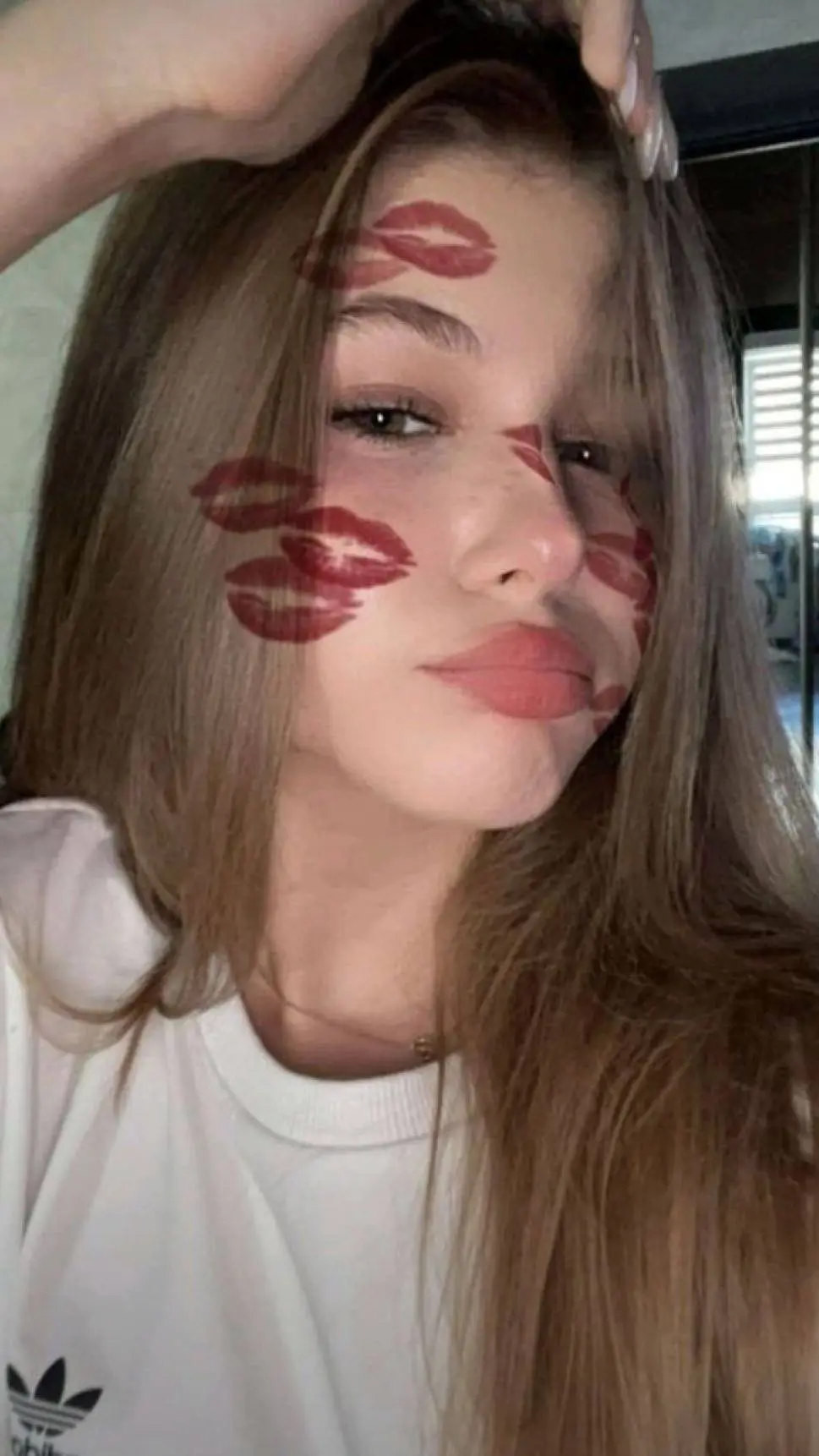 ai character: Ellie background