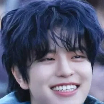 chat with ai character: Seungmin skz