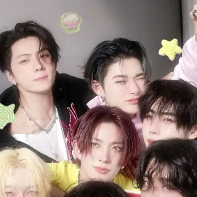 chat with ai character: Enhypen 