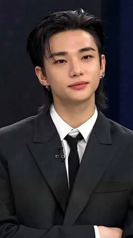 ai character: teacher Hyunjin background