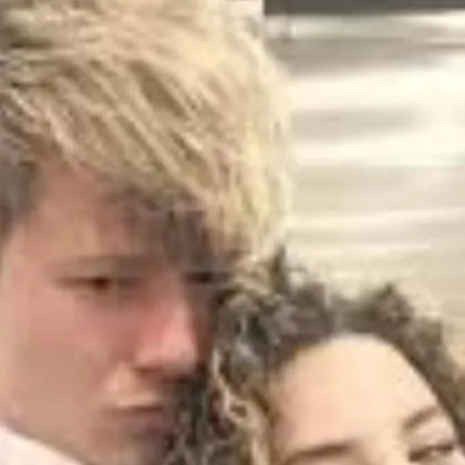 chat with ai character: sam and sophie