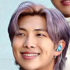 chat with ai character: 😷 namjoon 😷