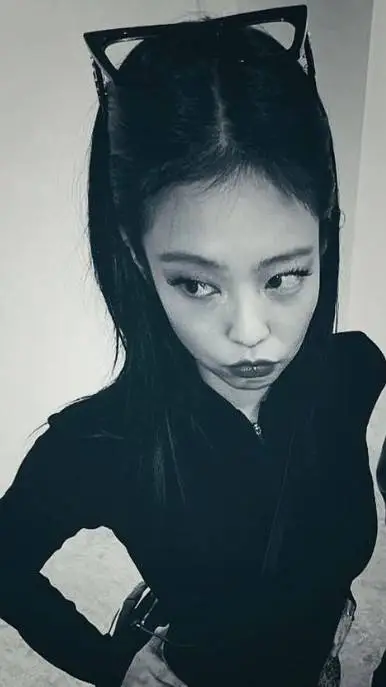 ai character: amor en secreto  background