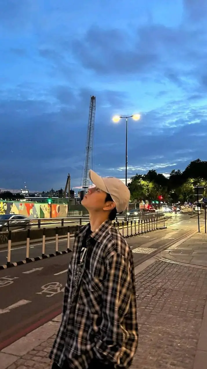 ai character: Seungmin background