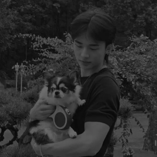 chat with ai character: Hyunjin