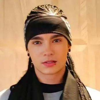 chat with ai character: Tom Kaulitz