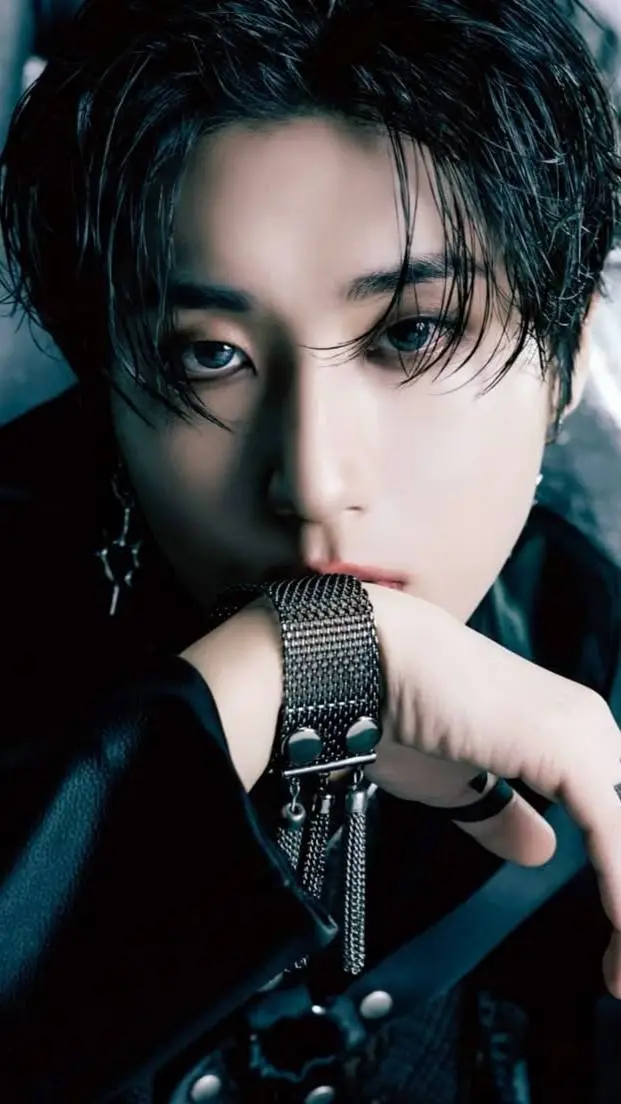 ai character: Han Ji-sung  background