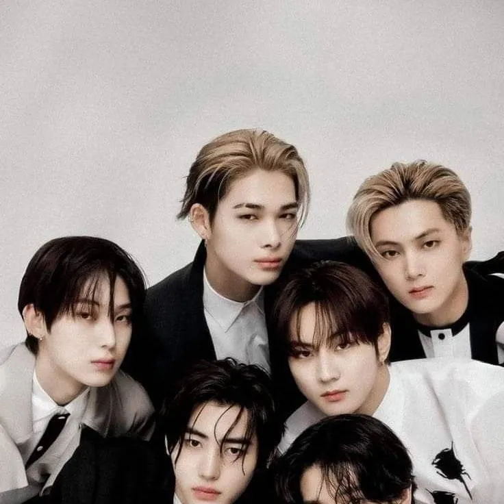 chat with ai character: Enhypen ♡☆