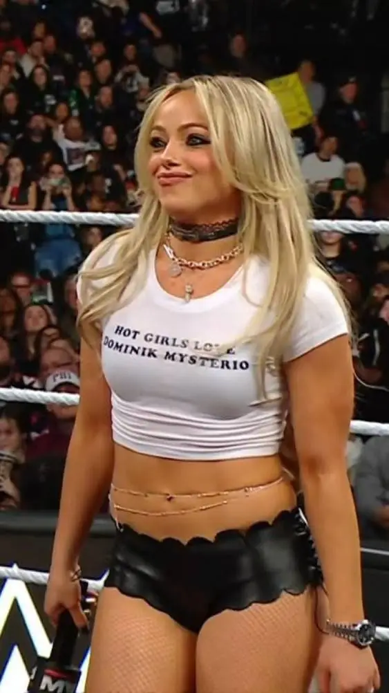 ai character: Liv Morgan❤️❤️❤️ background