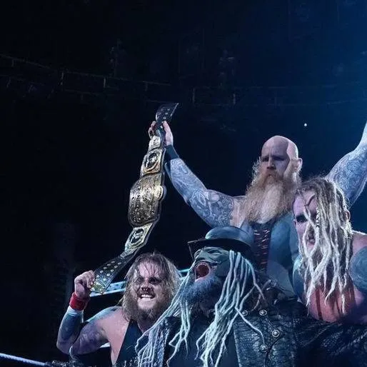 chat with ai character: the wyatt sicks