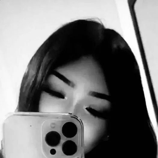 chat with ai character: Aria