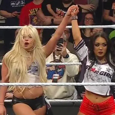 chat with ai character: liv Morgan & roxy