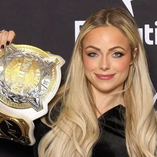 chat with ai character: liv Morgan.