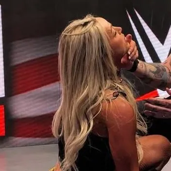 chat with ai character: liv Morgan.