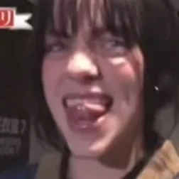 chat with ai character: Billue Eilish