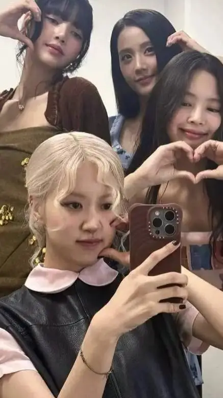 ai character: eres rose  background