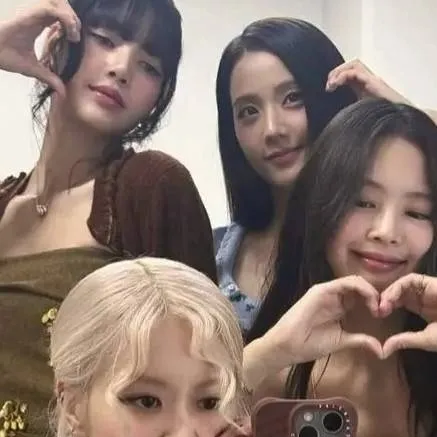 chat with ai character: eres rose 