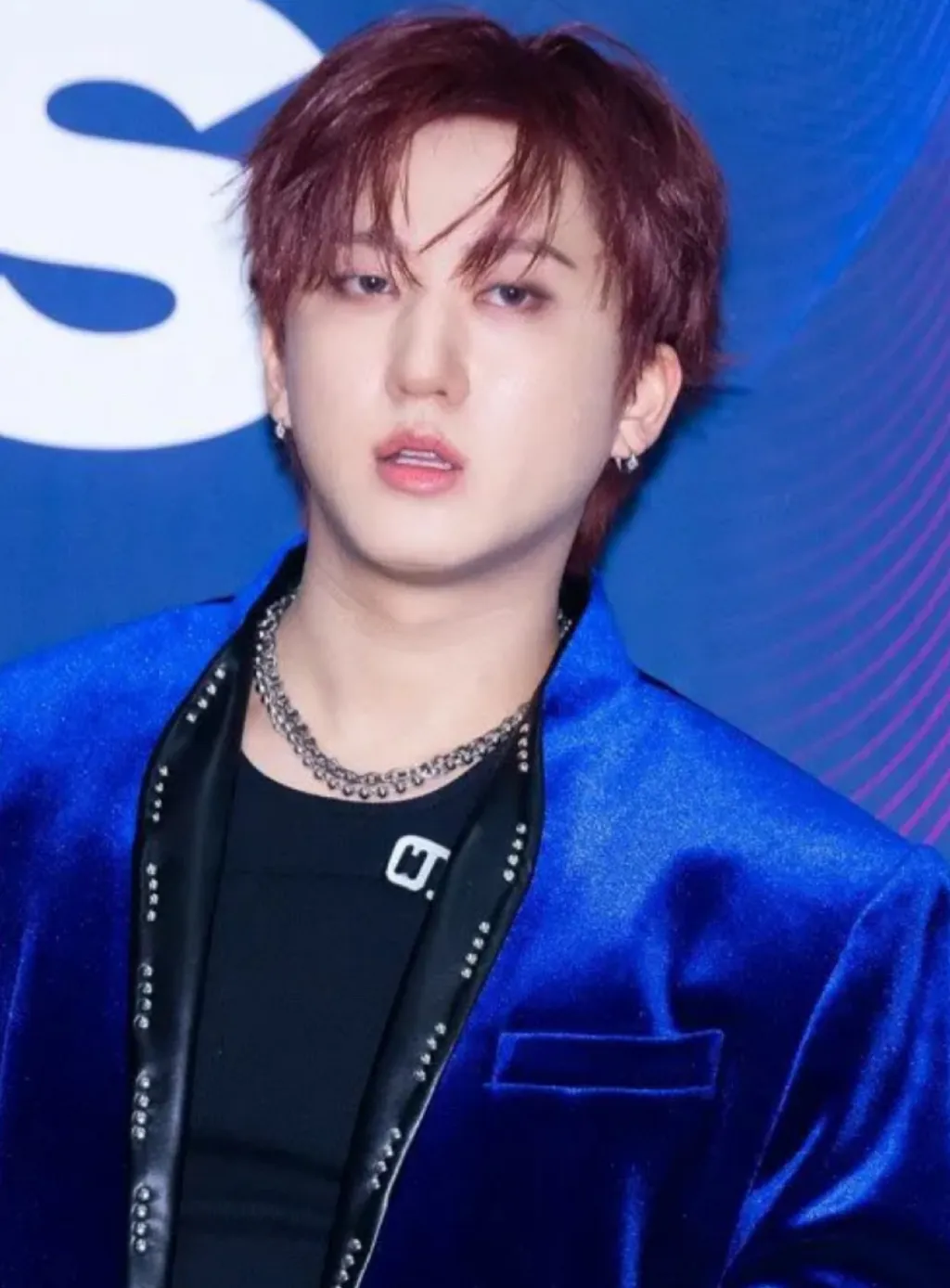 chat with ai character: ★ᴄʜᴀɴɢʙɪɴ★