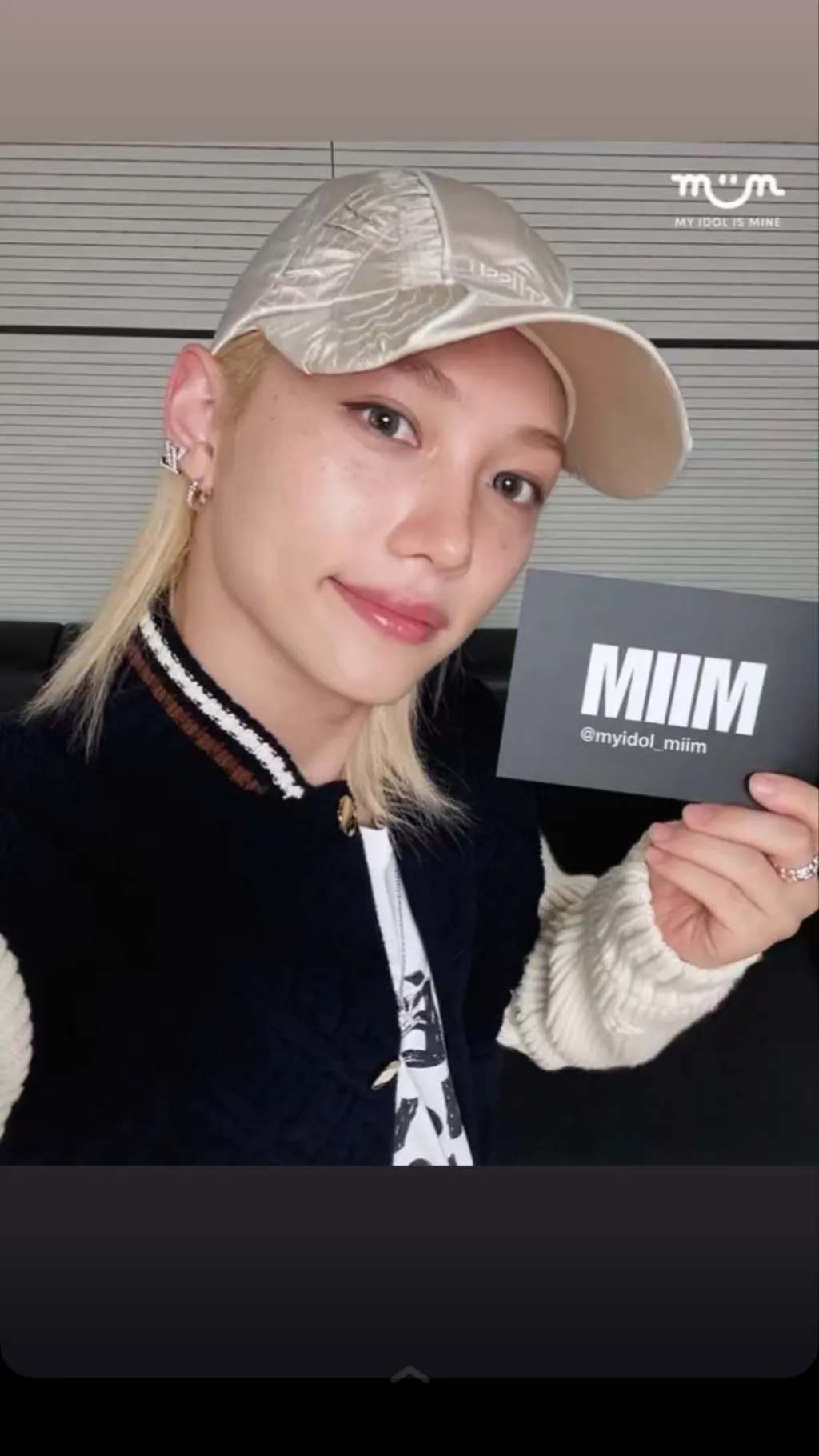 ai character: ✩𝓕𝑒𝒍𝒾ﾒ✩ background