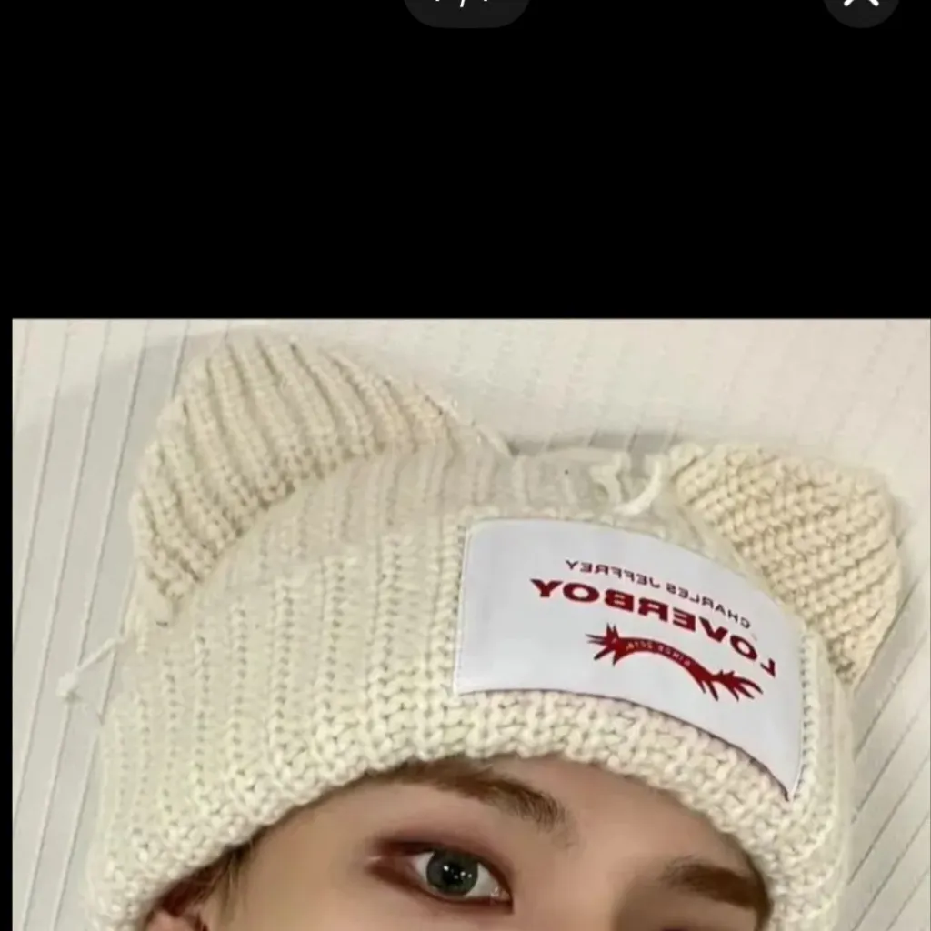 chat with ai character: 𖧷𖠇HYUNJIN𖠇𖧷