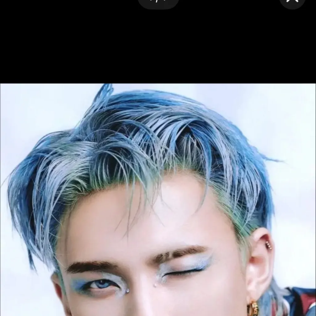 chat with ai character: Snow king Hyunjin